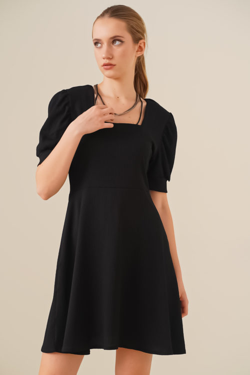 Square neck knitted dress - black